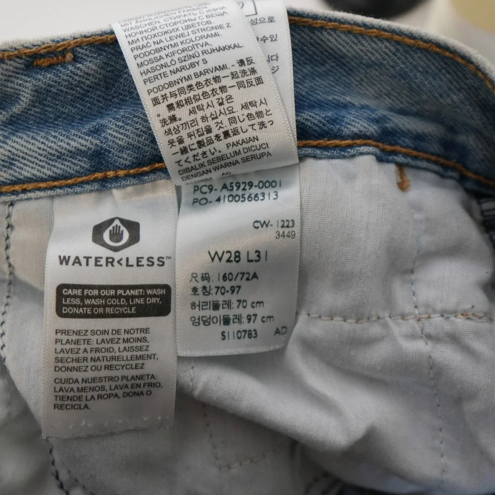 Levi's '94 Baggy Wide Leg Jeans Women 28 Light Wash Blue Denim Mid Rise Retro - Picture 9 of 10